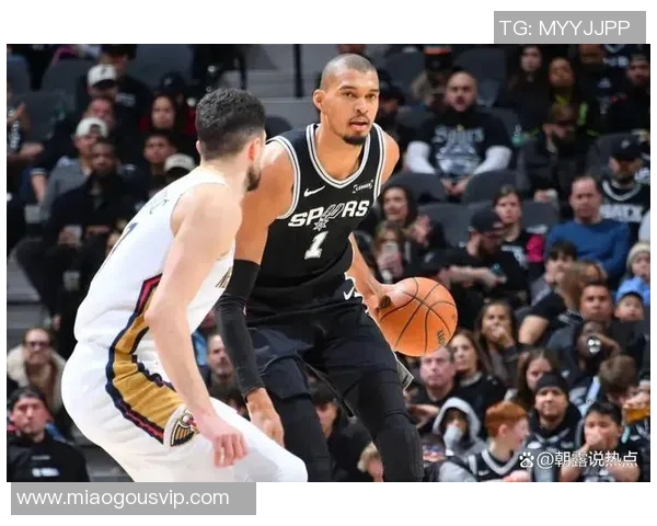 马刺队再次制胜，全队士气大振：新时代篮球传奇的再度崛起